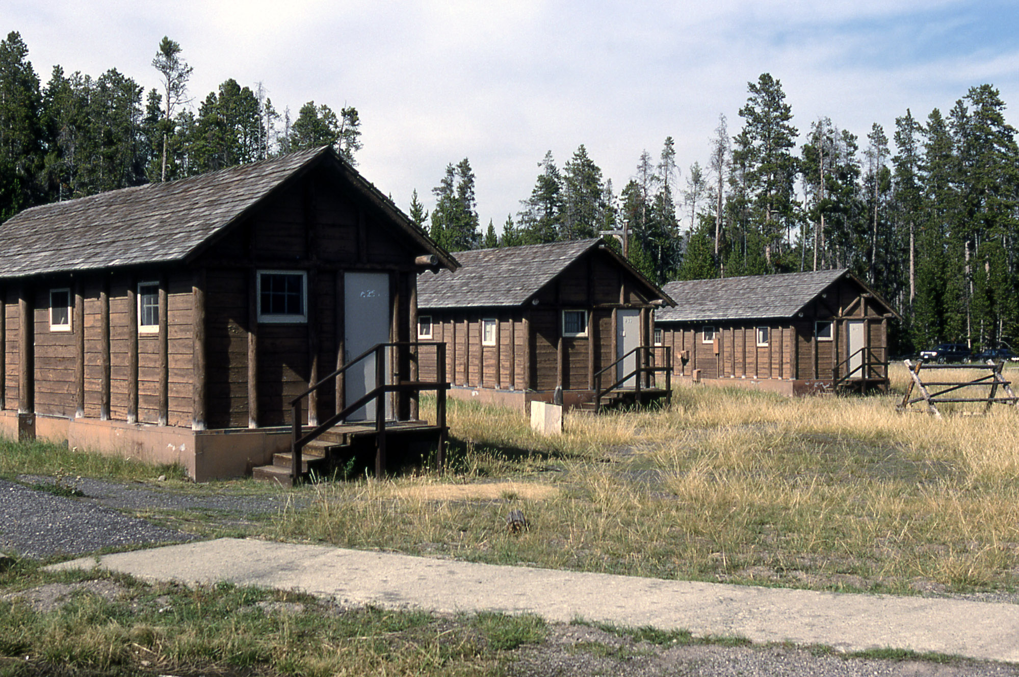 Lake Lodge Cabins 01.[1]